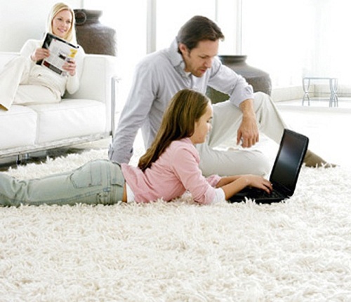 Thảm trải sàn lông xù cho căn phòng khách nhà bạn thêm sang trọng